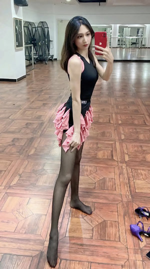 《尼僧极乐》免费看